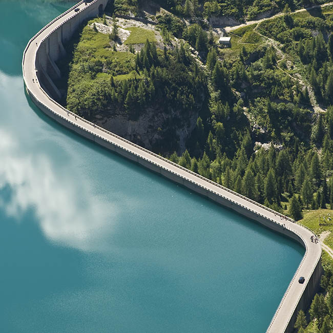 Swiss sustainability-related investments rise, defying headwinds